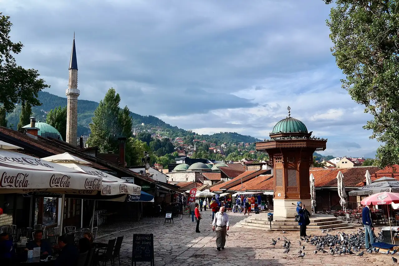Copper workshops and souvenir stalls in the lanes of Bascarsija